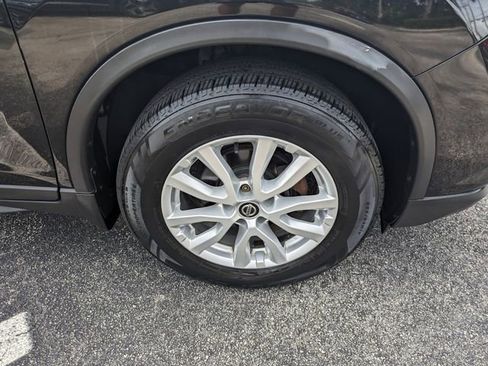 Used 2019 Nissan Rogue SV image 22
