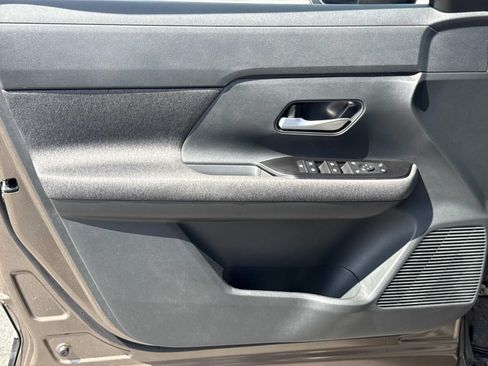 Certified 2025 Nissan Kicks SV w/ SV Premium Package AWD/4WD image 23