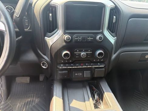 Used 2022 Chevrolet Silverado 3500 LTZ AWD/4WD image 7