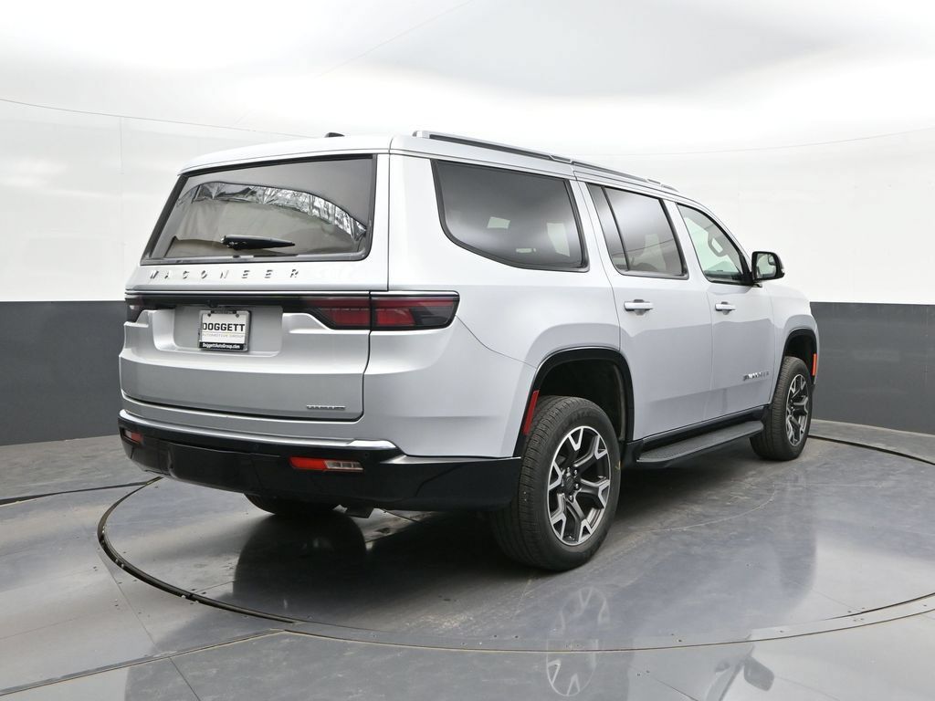 Used 2024 Jeep Wagoneer Series III AWD/4WD image 11