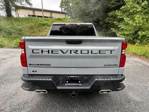 Used 2024 Chevrolet Silverado 1500 Custom Trail Boss w/ LPO, Dark Essentials Package AWD/4WD image 7