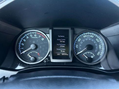Used 2022 Toyota Tacoma TRD Sport w/ Technology Package AWD/4WD image 10