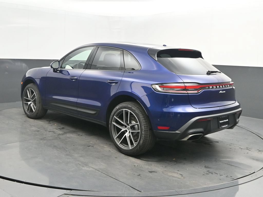 Certified 2026 Porsche Macan AWD/4WD image 3
