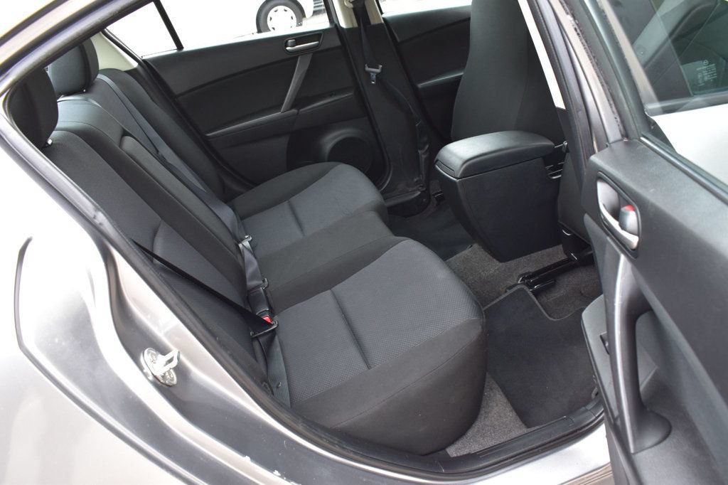 Used 2011 MAZDA MAZDA3 i Touring FWD image 25