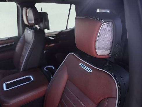 Used 2023 GMC Yukon Denali Ultimate AWD/4WD image 12