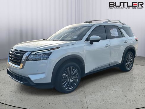 Used 2023 Nissan Pathfinder SL w/ SL Premium Package image 2