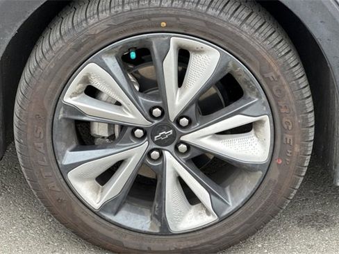 Used 2022 Chevrolet Bolt EUV LT w/ Convenience Package image 43