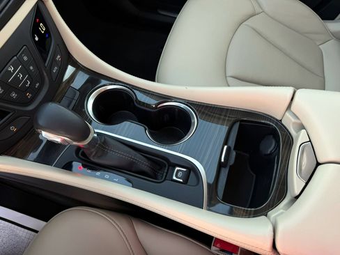Used 2020 Buick Envision Essence FWD image 18