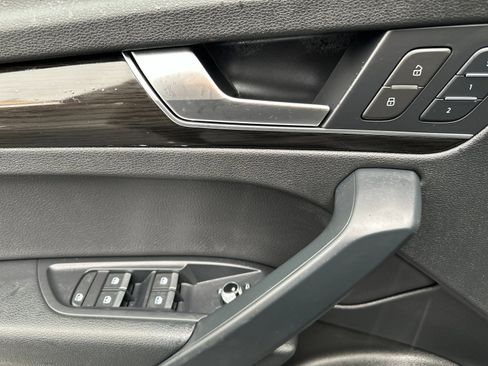Used 2018 Audi Q5 2.0T Premium image 10