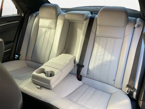 Used 2021 Chrysler 300 S w/ Popular Equipment Group image 9