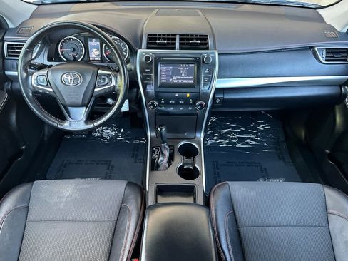 Used 2016 Toyota Camry SE FWD image 3