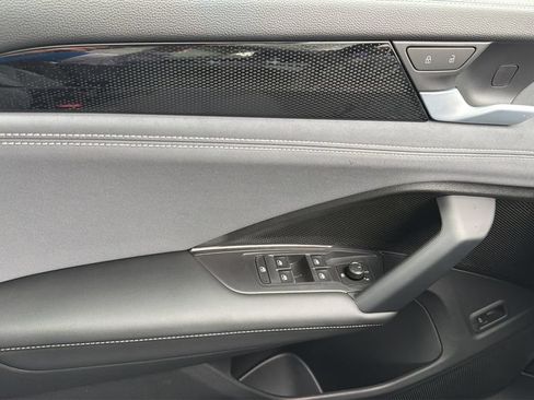 New 2026 Volkswagen Tiguan SE R-Line FWD image 23