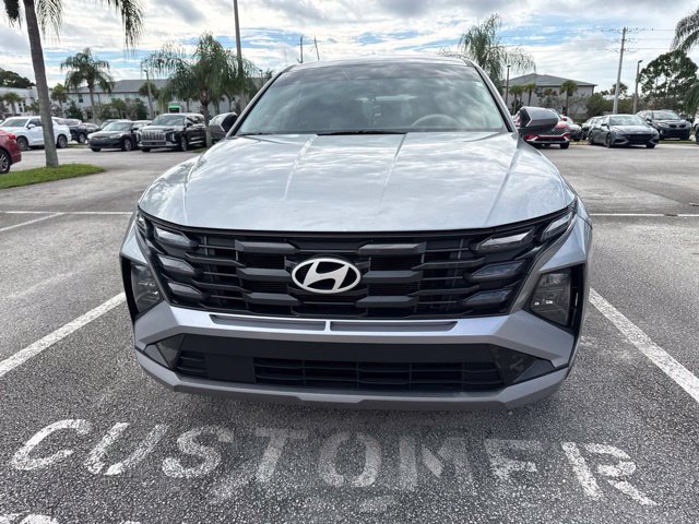 Used 2025 Hyundai Tucson SE FWD image 2