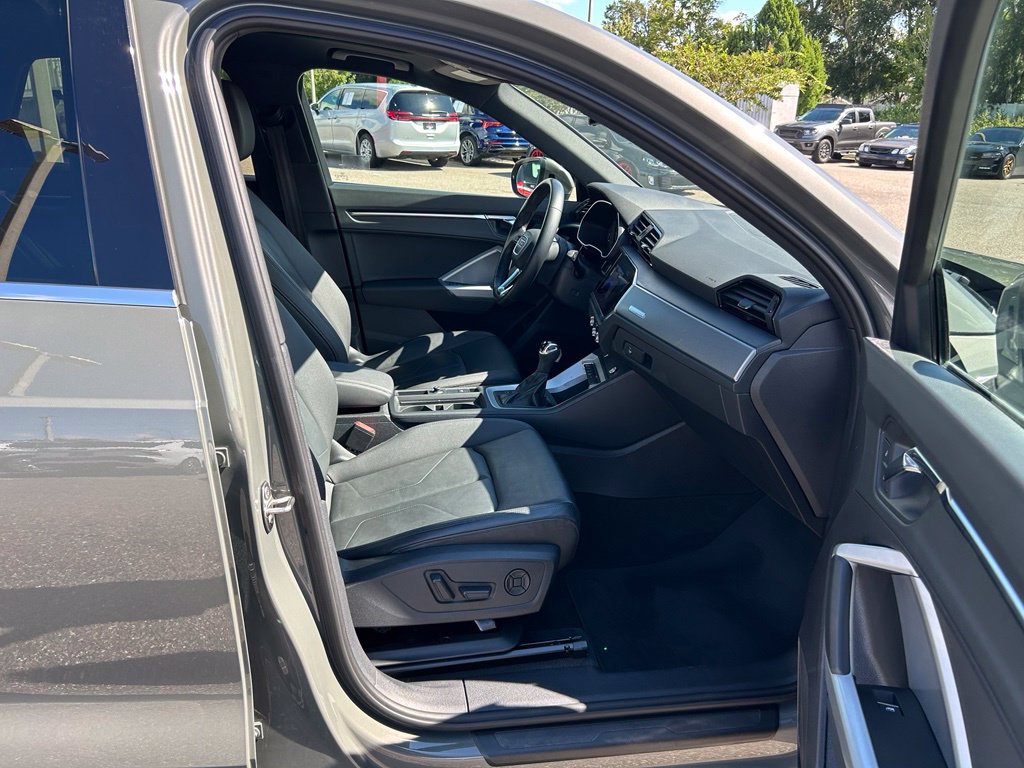 Used 2021 Audi Q3 2.0T Premium w/ Convenience Package AWD/4WD image 39