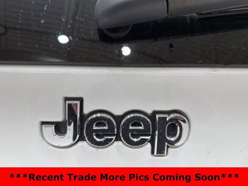 Used 2019 Jeep Cherokee Limited image 29