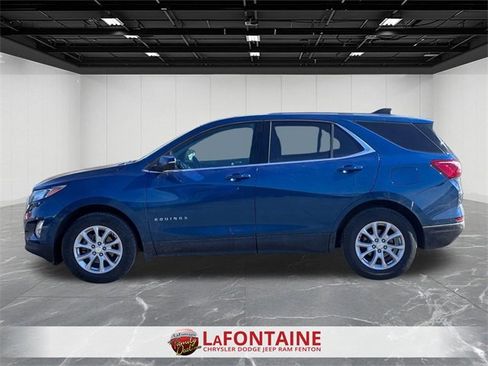 Used 2019 Chevrolet Equinox LT w/ Driver Convenience Package image 2