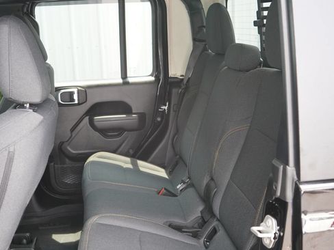 Used 2024 Jeep Gladiator Sport AWD/4WD image 30