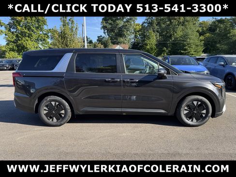 New 2026 Kia Carnival LXS image 2