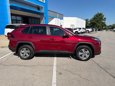 Used 2025 Toyota RAV4 XLE w/ Convenience Package AWD/4WD image 2