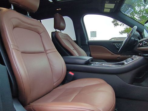 Used 2023 Lincoln Aviator Reserve image 26