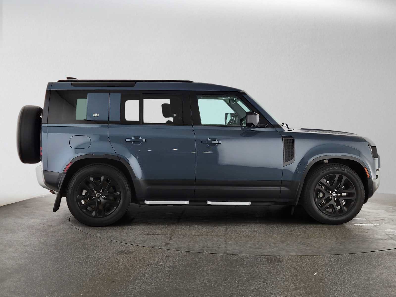 Used 2020 Land Rover Defender 110 HSE AWD/4WD image 6