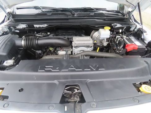 Used 2023 RAM 1500 Laramie AWD/4WD image 13