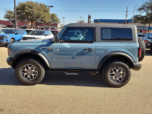 Used 2023 Ford Bronco Badlands image 2