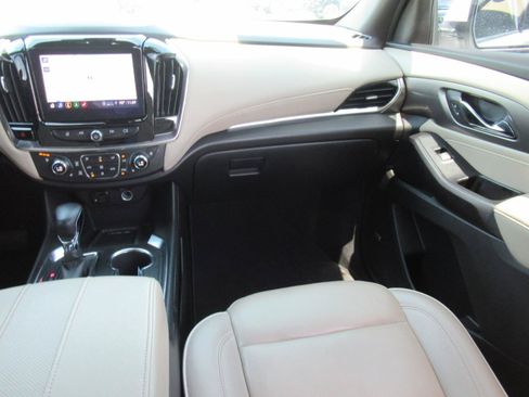 Certified 2023 Chevrolet Traverse Premier FWD image 14