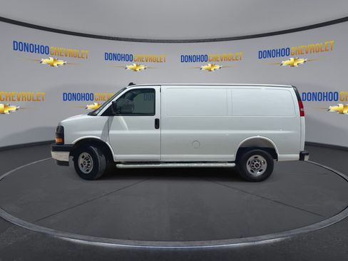 Used 2025 GMC Savana 2500 w/ Driver Convenience Package RWD image 5