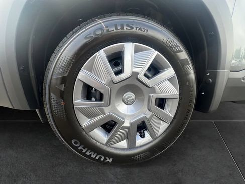 New 2026 Nissan Kicks S FWD image 9