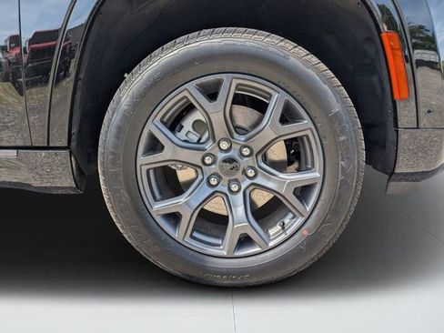 New 2026 Jeep Grand Wagoneer Limited w/ Premium Group II AWD/4WD image 10