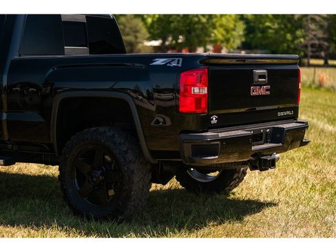 Used 2015 GMC Sierra 2500 Denali w/ Duramax Plus Package image 8