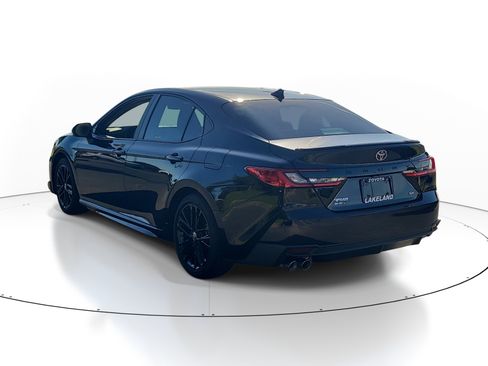 Used 2025 Toyota Camry SE FWD image 5