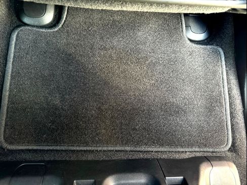 Used 2018 Jeep Grand Cherokee Laredo image 15