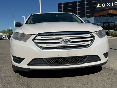 Used 2017 Ford Taurus Limited FWD image 30