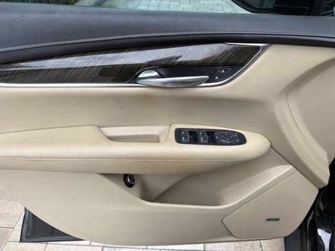 Used 2017 Cadillac XT5 FWD image 8