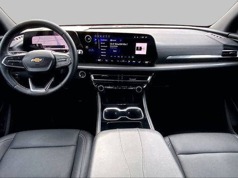 Used 2025 Chevrolet Traverse LT w/ Driver Confidence Package FWD image 15
