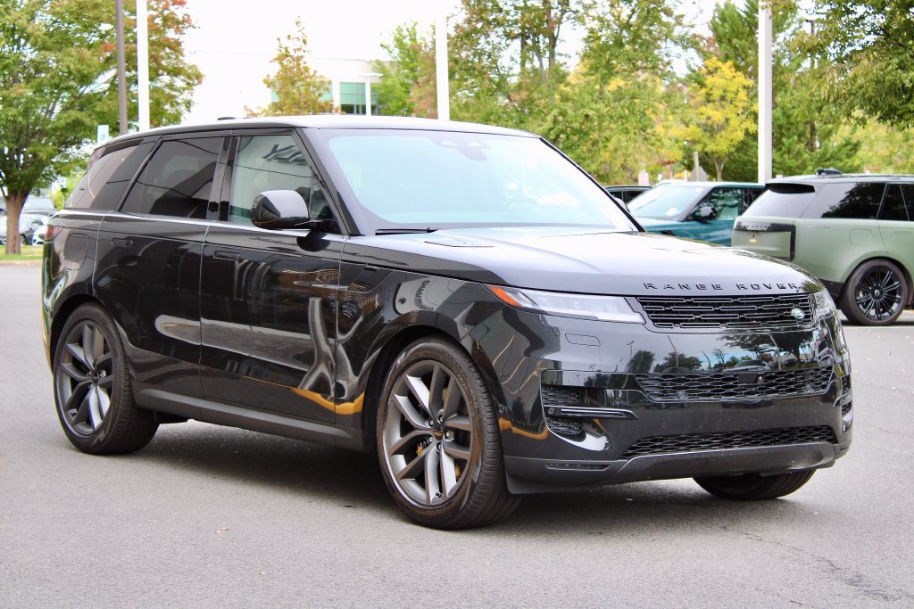 New 2027 Land Rover Range Rover Sport SE AWD/4WD image 2