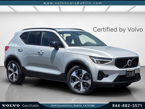 Certified 2025 Volvo XC40 B5 Plus AWD/4WD image 1