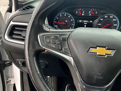 Used 2018 Chevrolet Equinox LT image 16