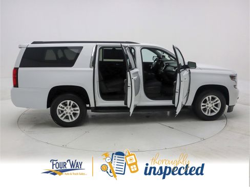 Used 2020 Chevrolet Suburban LS image 3