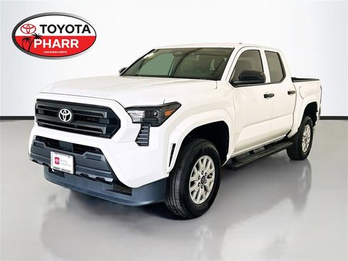 Used 2025 Toyota Tacoma SR image 1