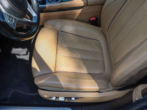 Used 2016 BMW 750i xDrive AWD/4WD image 16