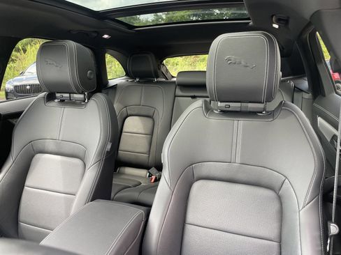 Certified 2024 Jaguar F-PACE R-Dynamic S image 14