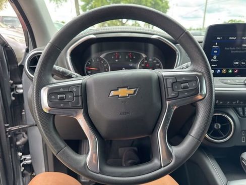 Used 2025 Chevrolet Blazer LT image 31