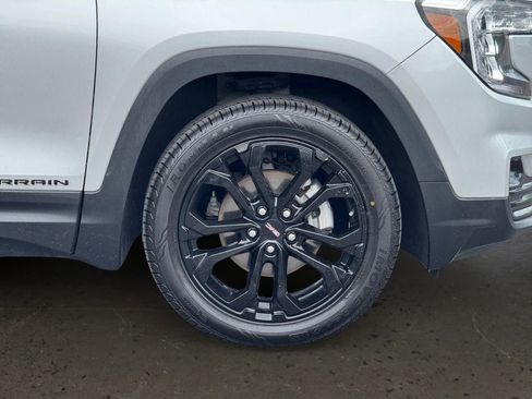 Used 2022 GMC Terrain SLT w/ Elevation Edition image 10