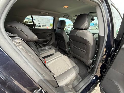 Certified 2022 Chevrolet Trax LT w/ LT Convenience Package AWD/4WD image 31