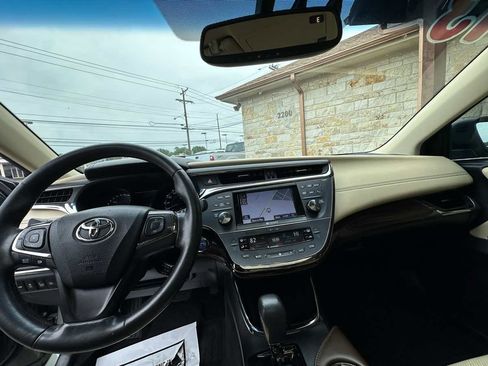 Used 2013 Toyota Avalon Limited FWD image 9