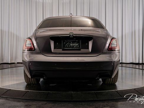 Used 2022 Rolls-Royce Ghost Black Badge image 16