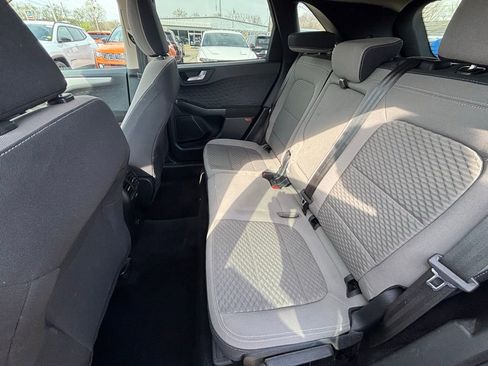 Used 2020 Ford Escape SE image 18